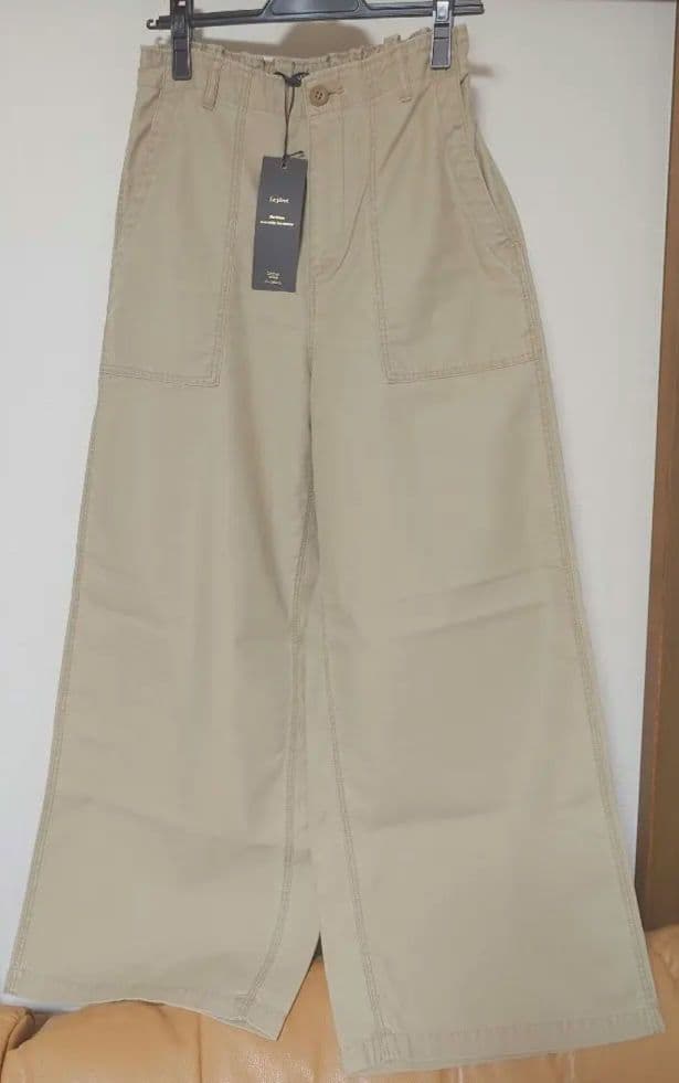 新品タグ付き　ルピボット　バックサテンベイカーパンツ　ベージュ