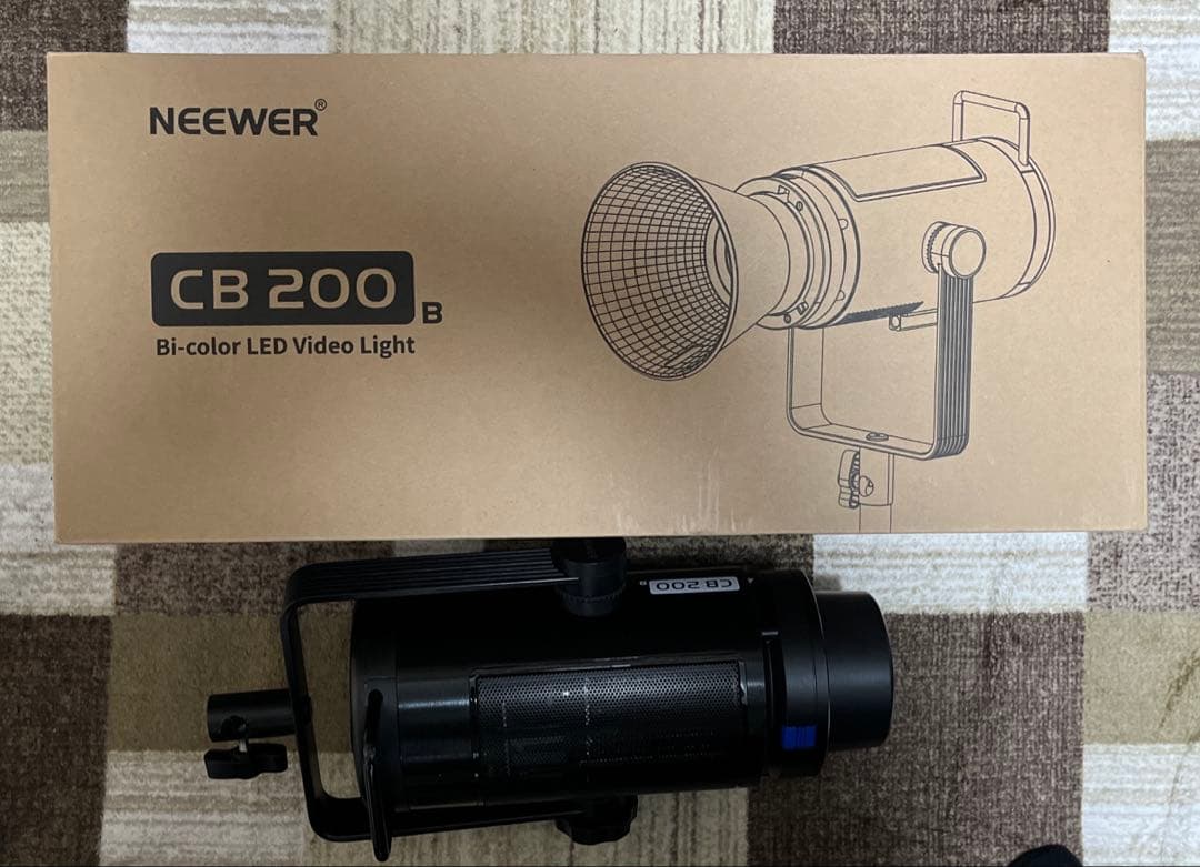 NEEWER CB200B 210W LEDビデオライト