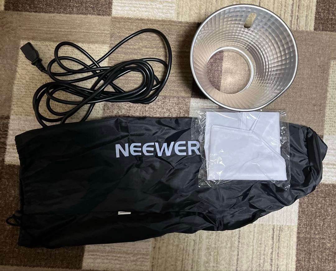 NEEWER CB200B 210W LEDビデオライト