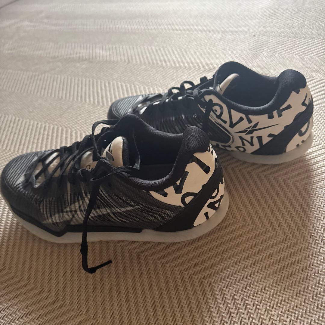 プレイヤー1プラス バスケットボールシューズ ブラック/ホワイト