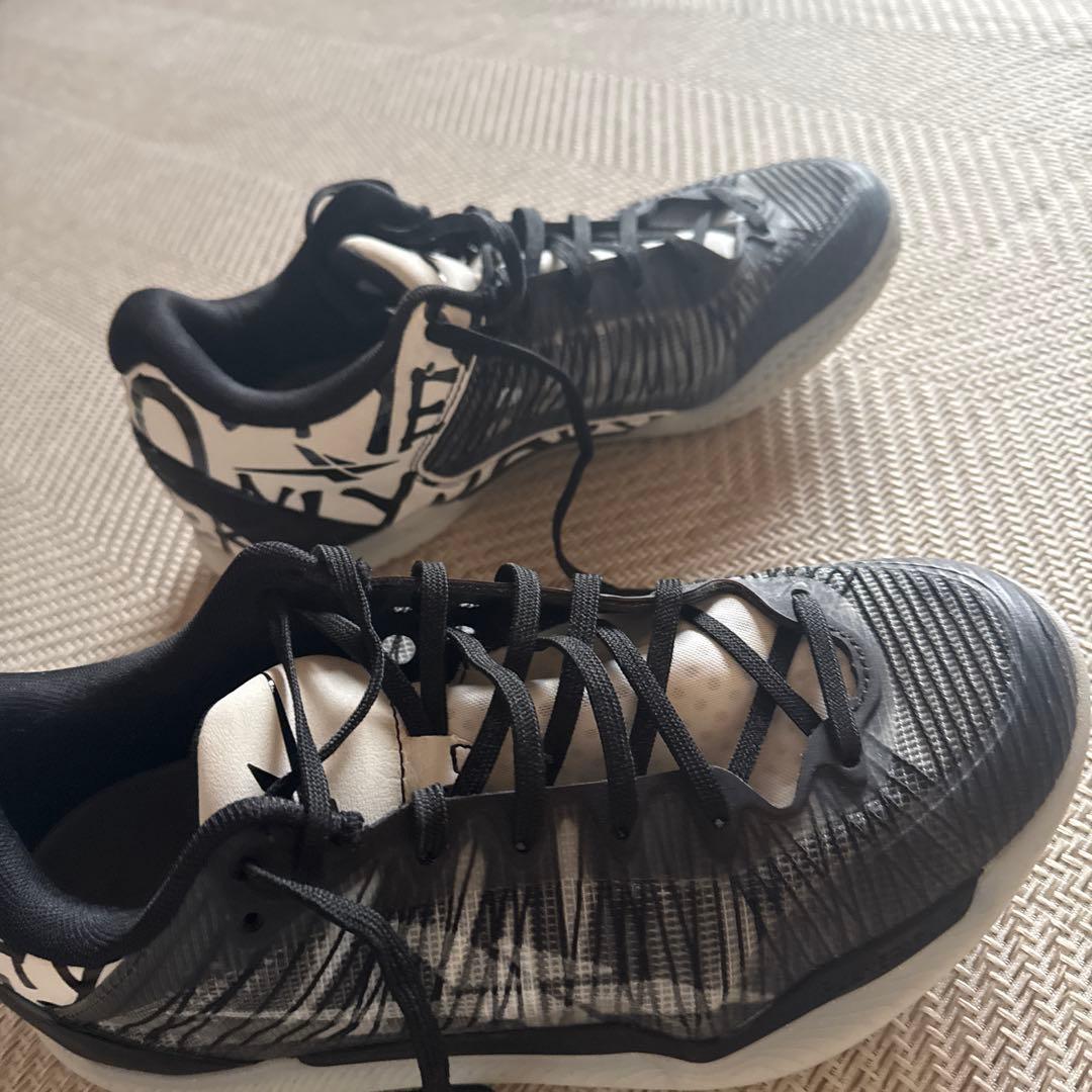 プレイヤー1プラス バスケットボールシューズ ブラック/ホワイト