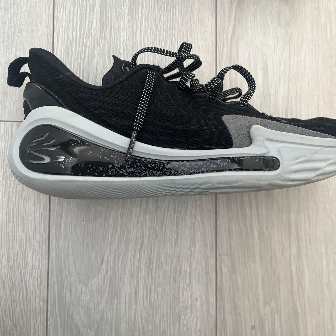 バッシュCurry12黒色