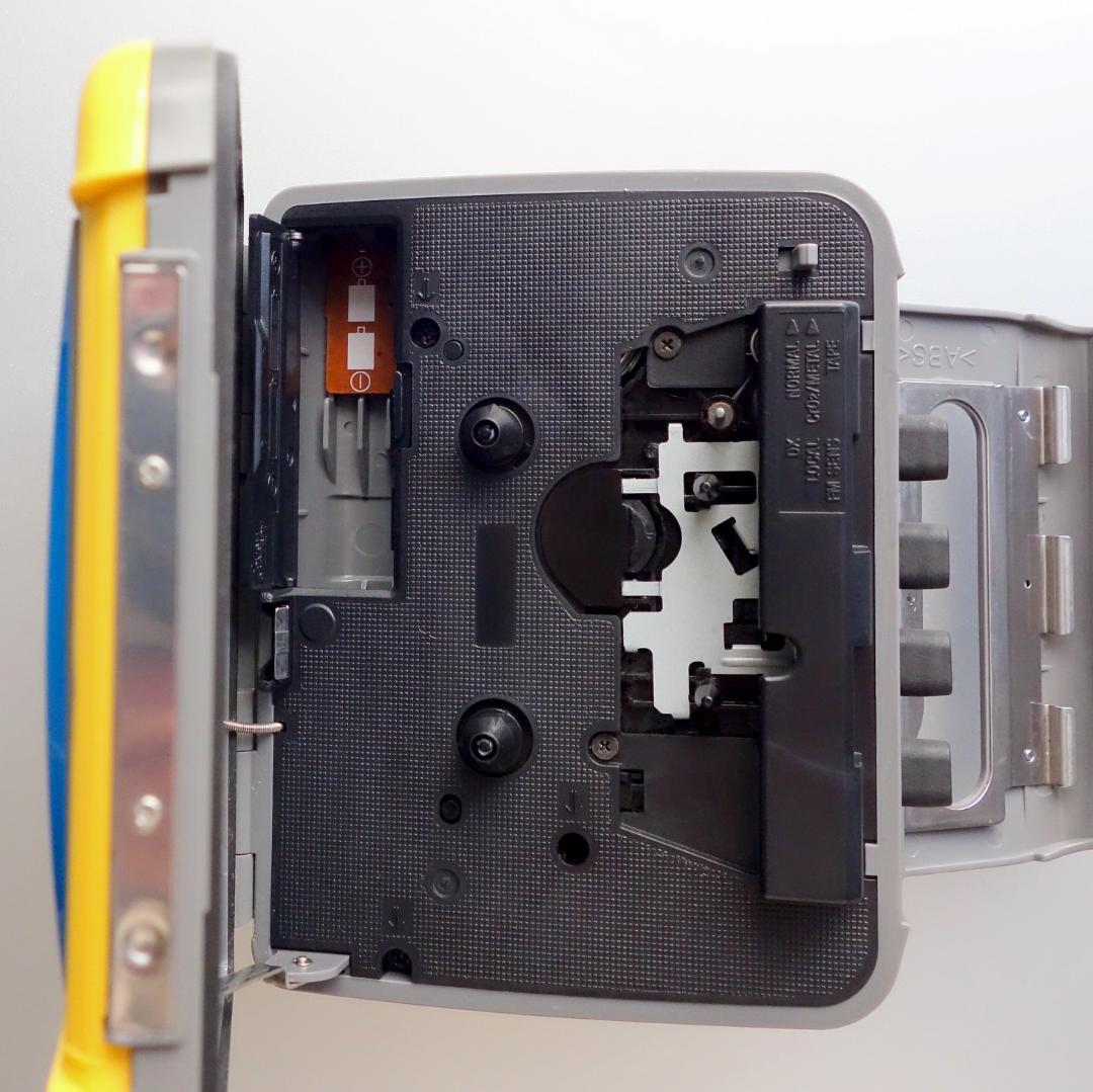 【整備品】WM-FS191 ソニー スポーツ カセットウォークマン ヘッドホン