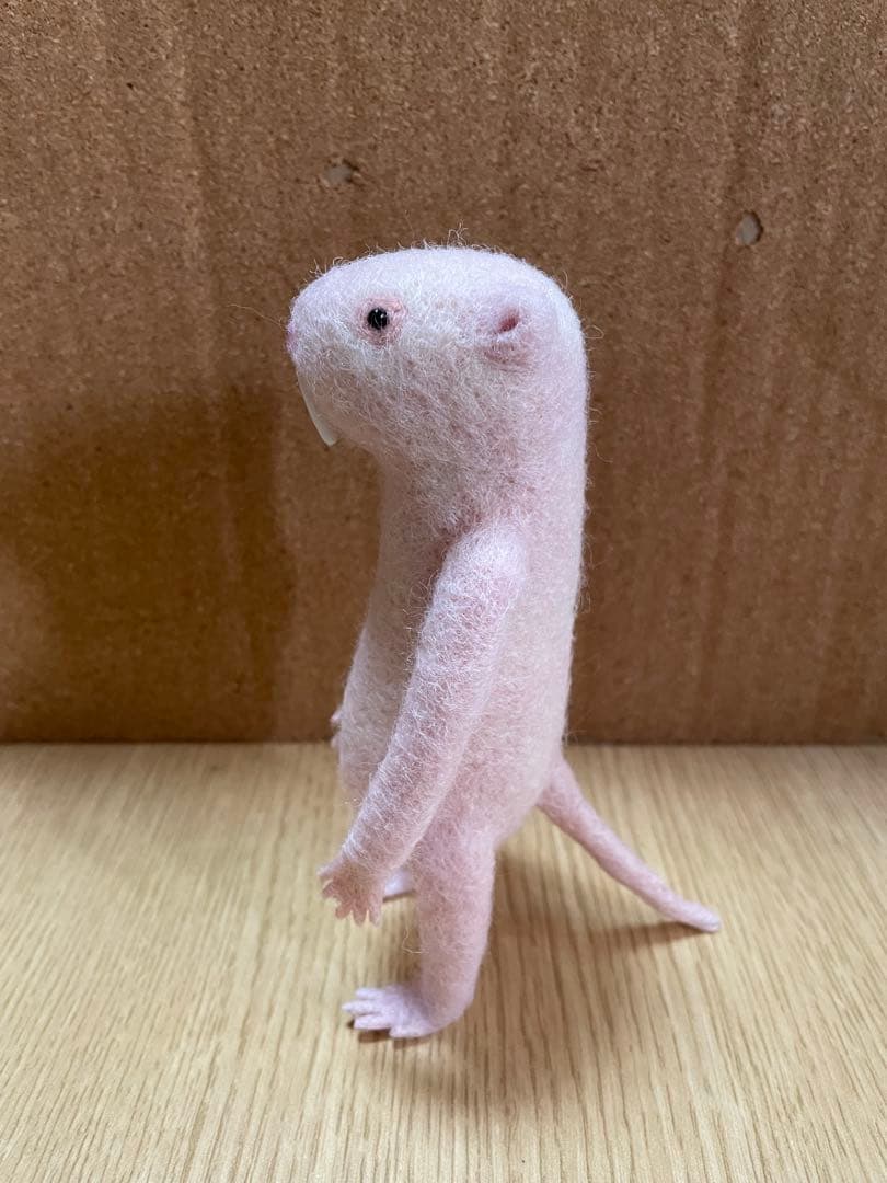 ゆ*き様 羊毛フェルトのハダカデバネズミ