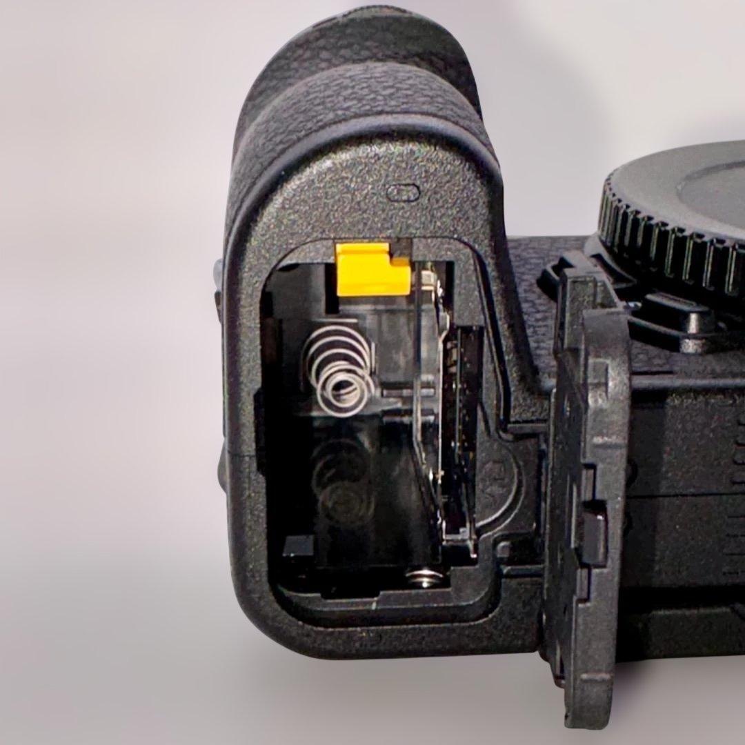 Nikon Z50 ミラーレスカメラ ダブルズームキット +純正バッテリー2個付