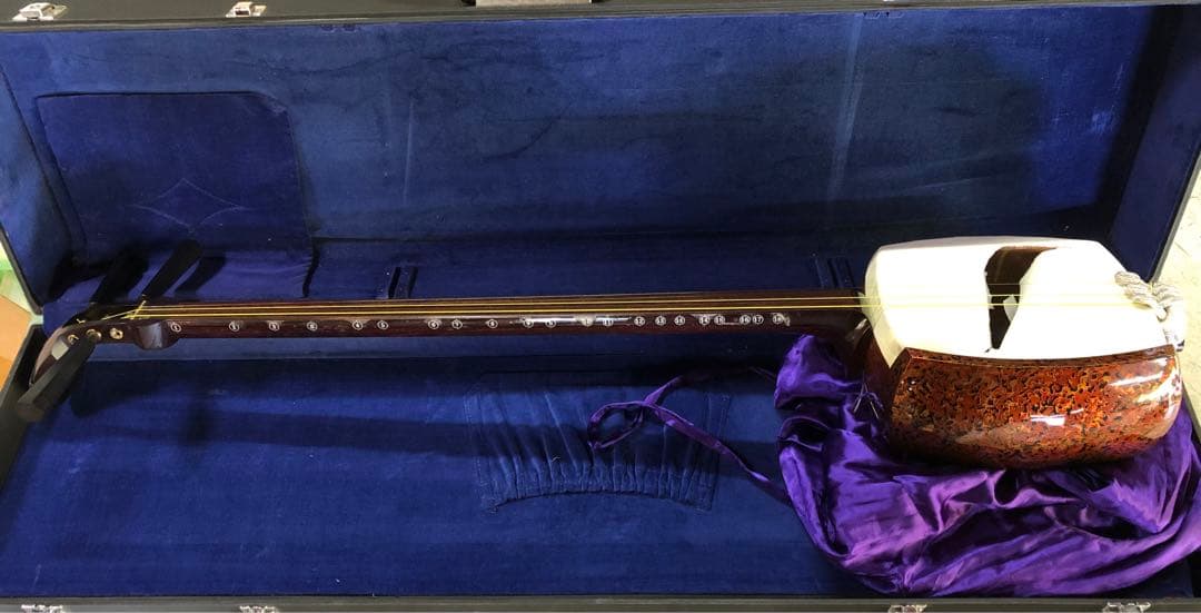 が*う様 高級津軽三味線本体 3本弦 ケース付き！太鼓部破れ有りの為300円スタ