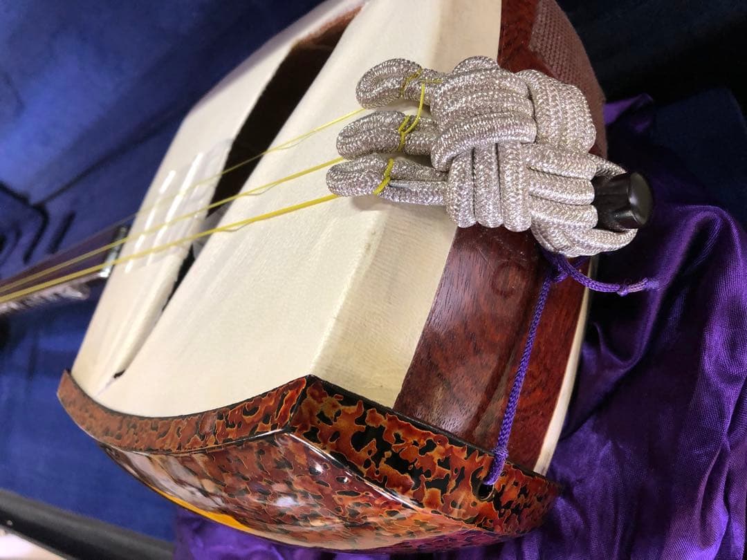 が*う様 高級津軽三味線本体 3本弦 ケース付き！太鼓部破れ有りの為300円スタ