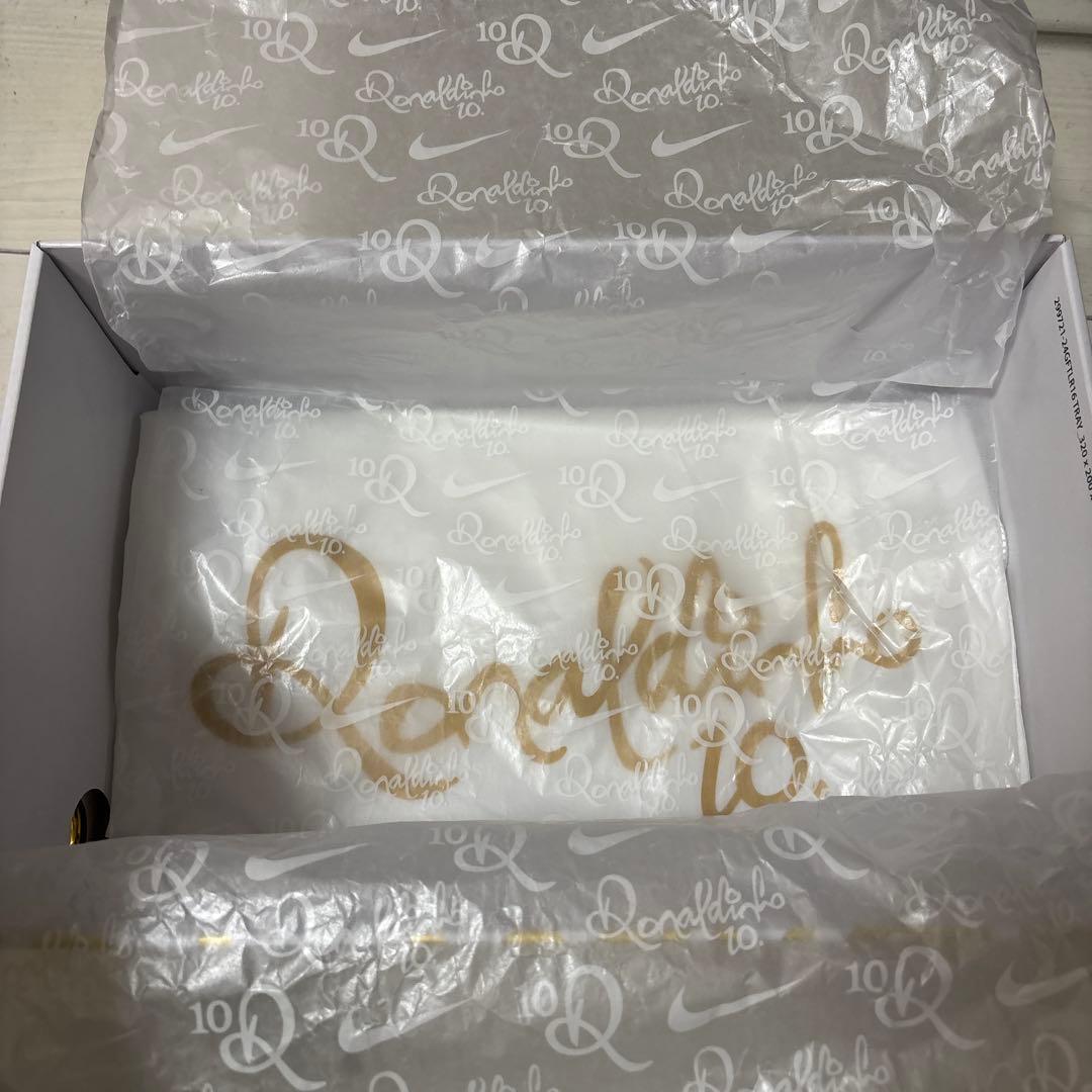 シューズ Ronaldinho x Nike Tiempo Legend of Gold