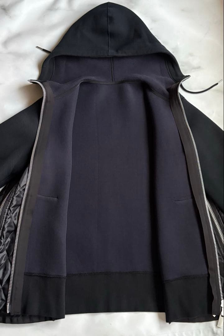 あ*ん様 SACAI サカイ ブラック×ネイビー パネルキルティング パーカー