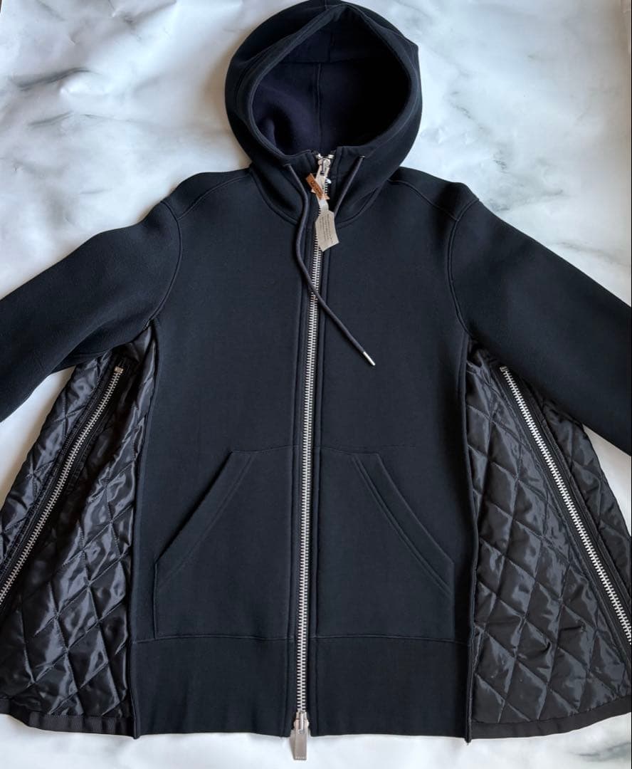 あ*ん様 SACAI サカイ ブラック×ネイビー パネルキルティング パーカー