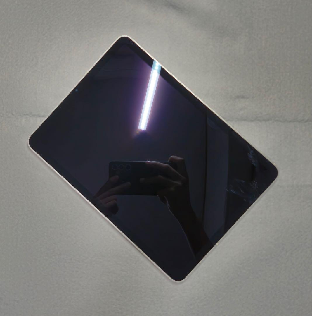 Apple　iPadAir第5世代　64GB　Wi-Fi＋Cellularモデル