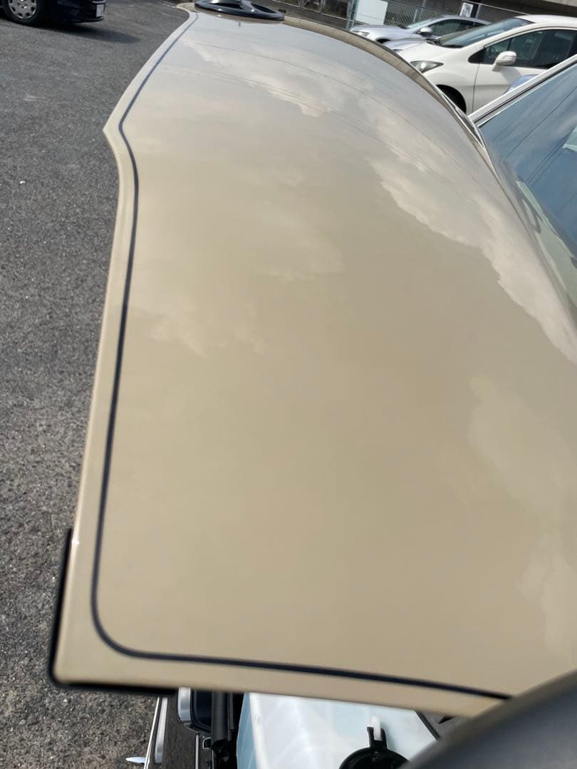 TOYOTA ハイエース　200系　純正ボンネット　ベージュ　純正色　ピンスト風