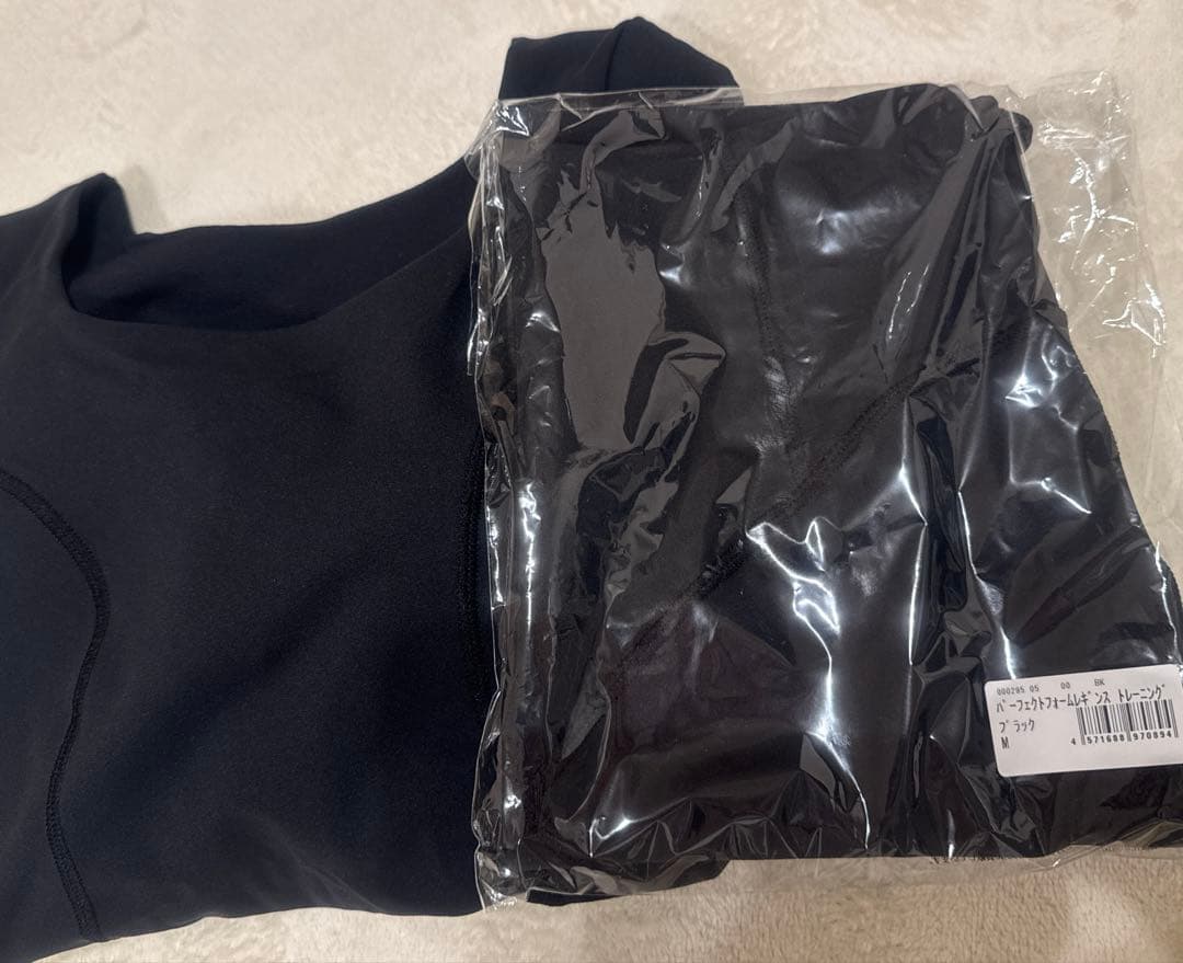 【新品未使用】【リントスル】ピラティスウェア Mサイズ上下セット