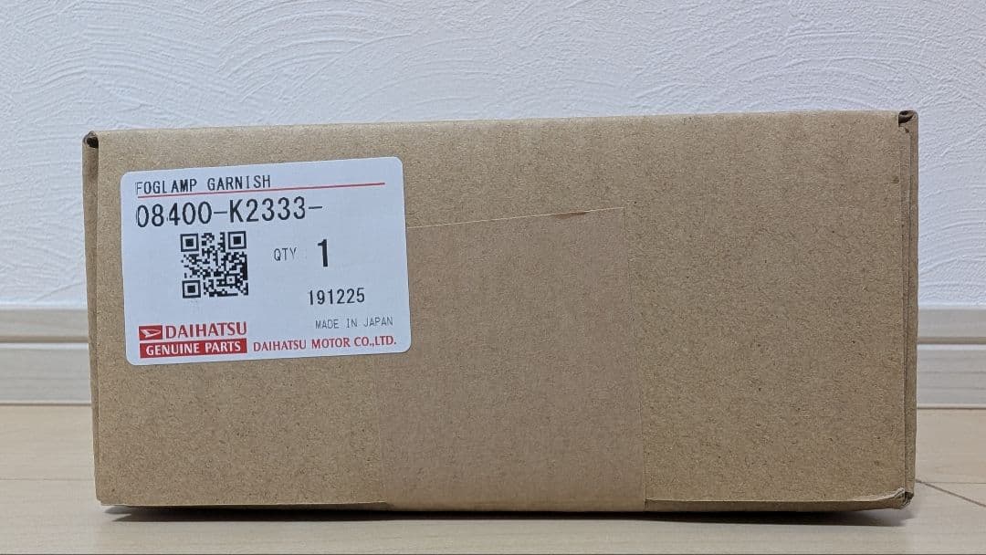 ダイハツ　ムーヴキャンバス　純正オプション　フォグランプガーニッシュ　ホワイト