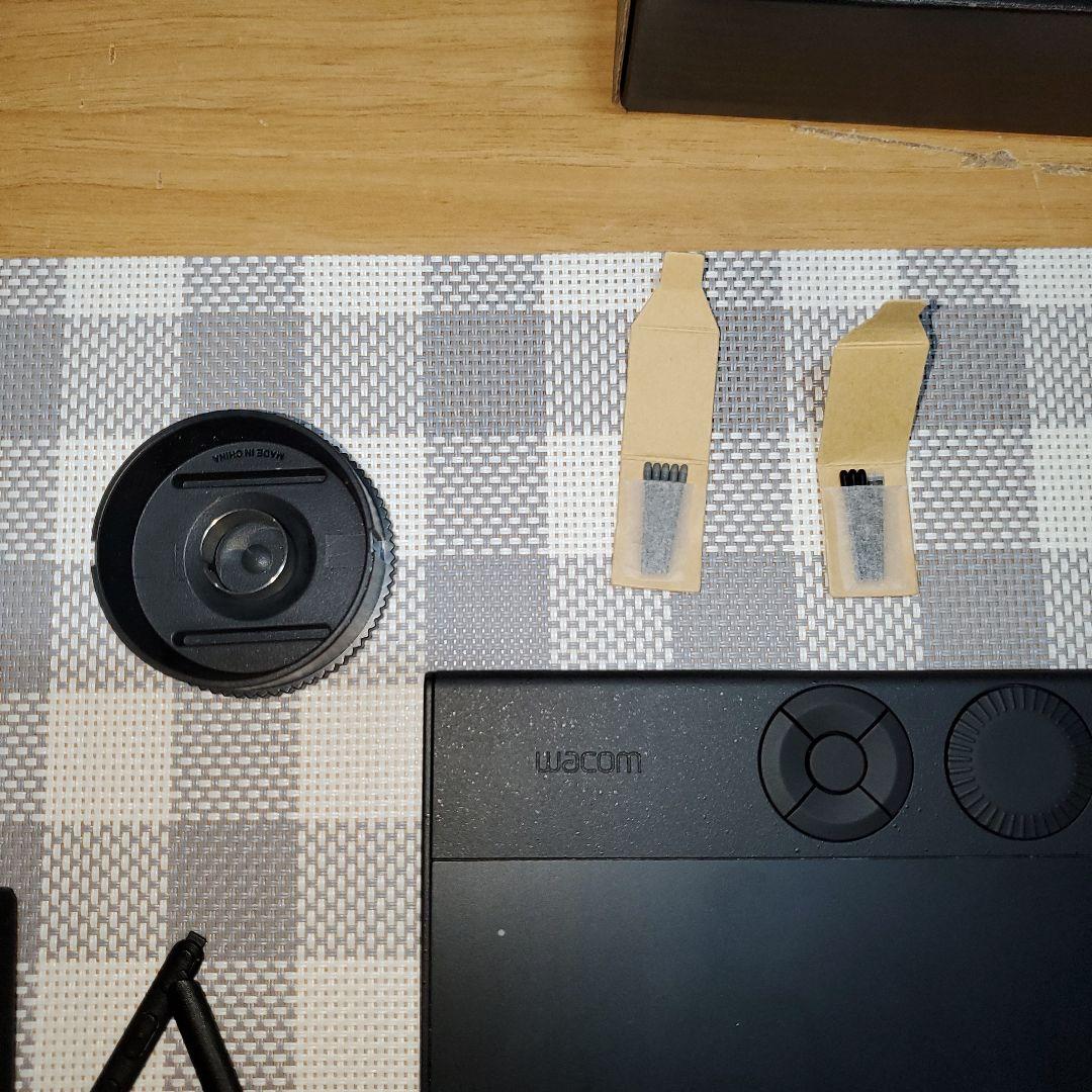 液タブ・ペンタブ Wacom Intuos Pro medium (PTK670K0C)