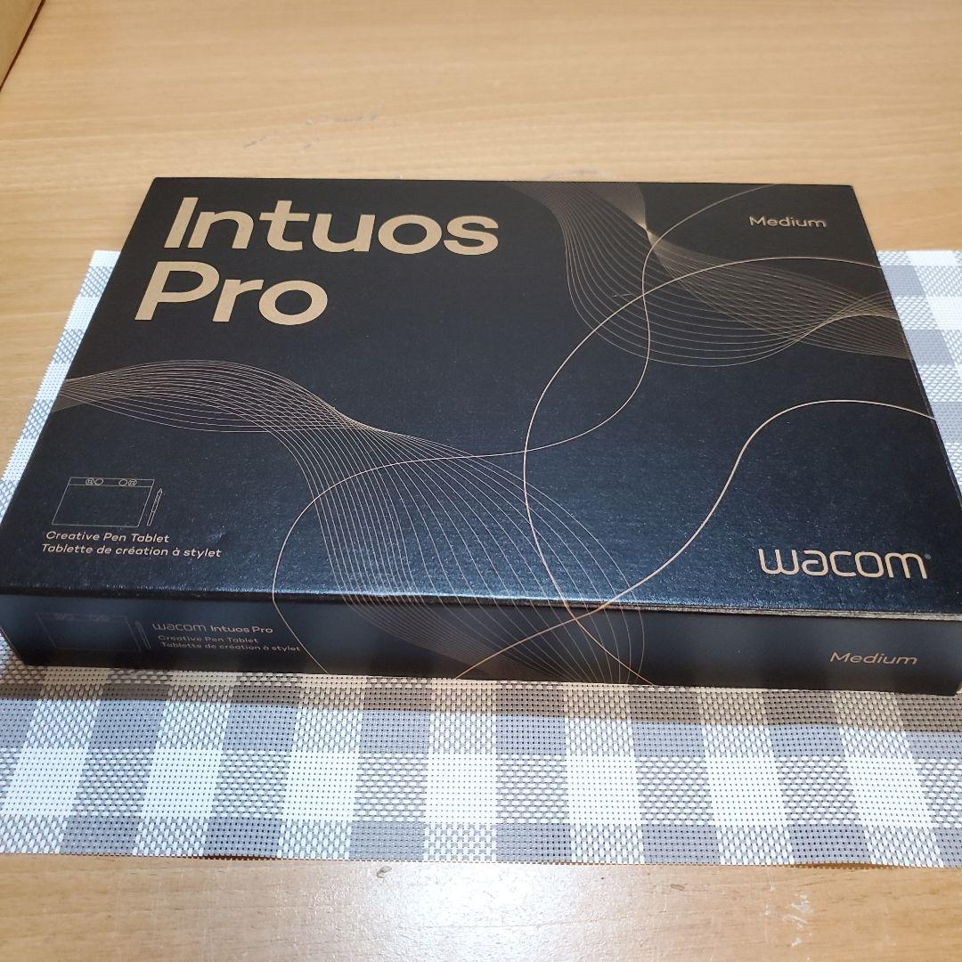液タブ・ペンタブ Wacom Intuos Pro medium (PTK670K0C)