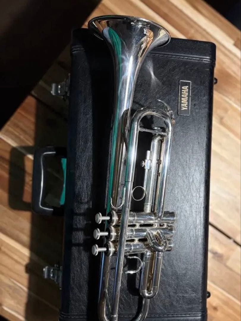 YAMAHA YTR3325Sトランペット本体 ケース付き