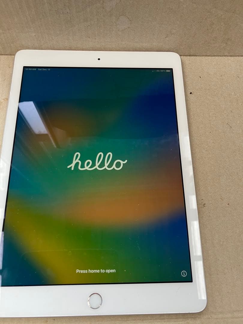 Apple iPad 第5世代 32GB スペースグレー 本体