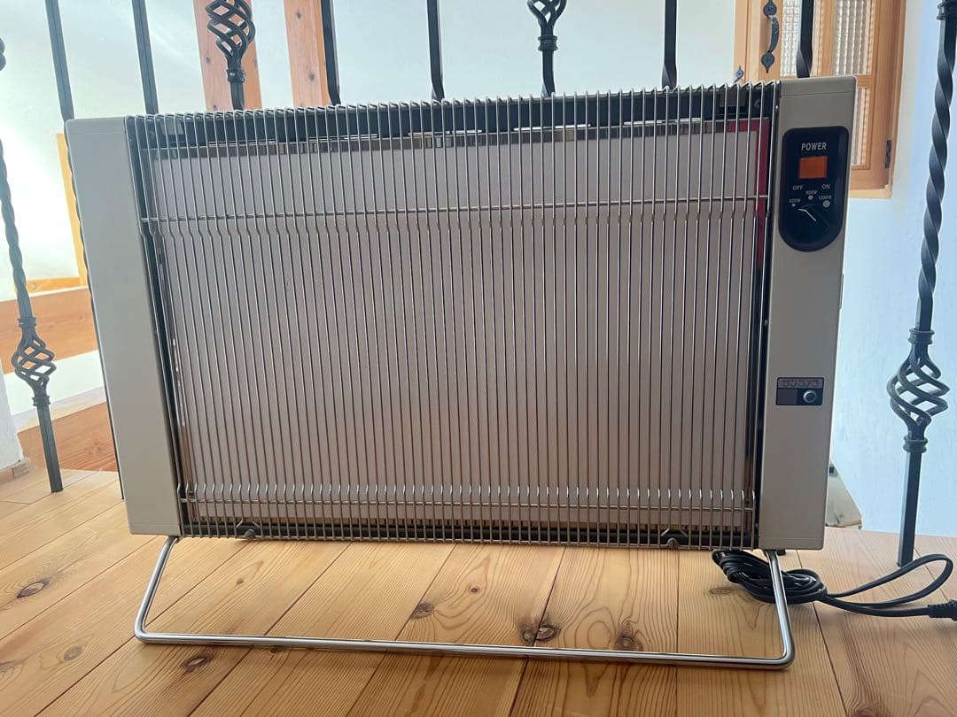 サンラメラ　遠赤外線輻射式暖房器