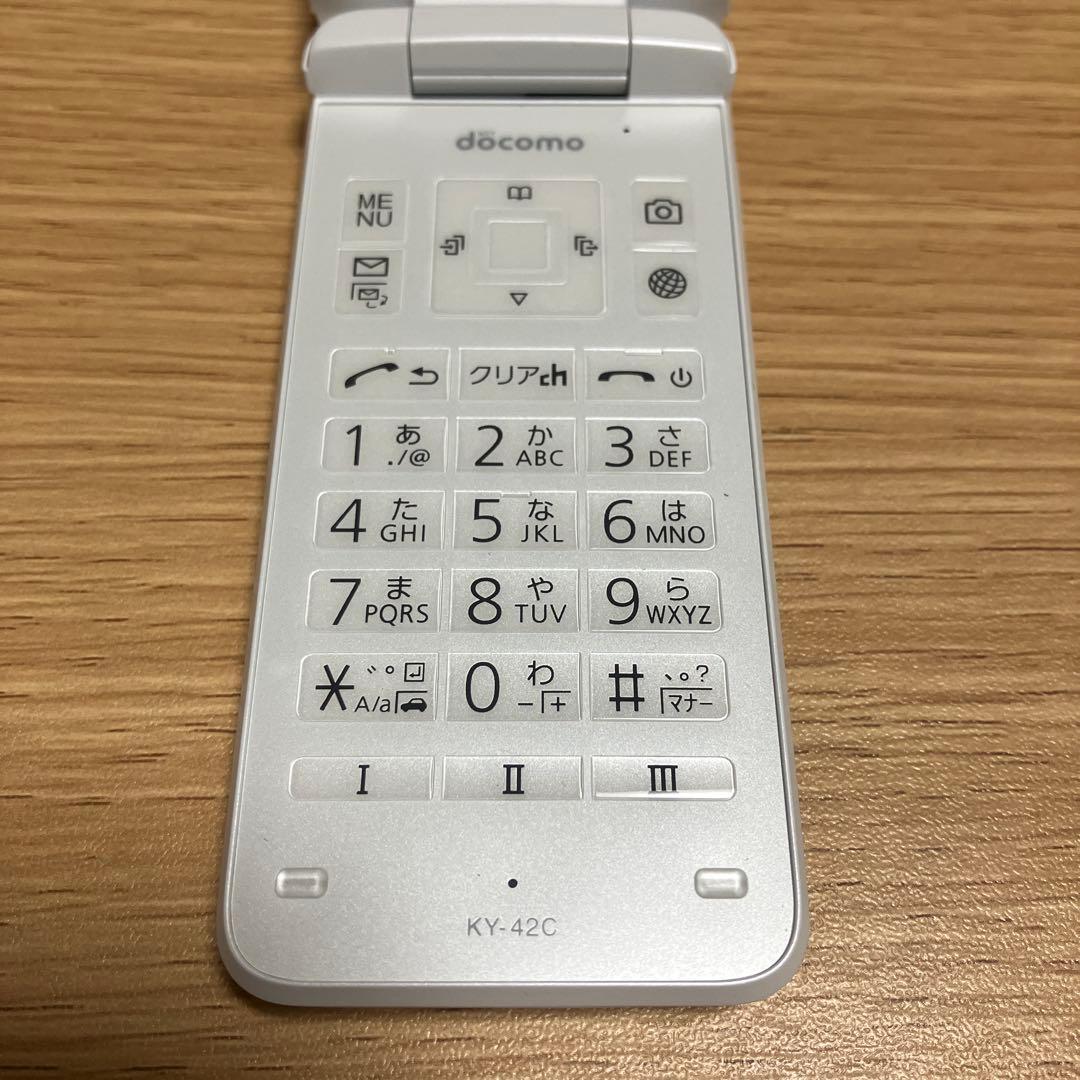 docomo DIGNO 折りたたみ式 携帯 ホワイト　箱付き　初期化済み