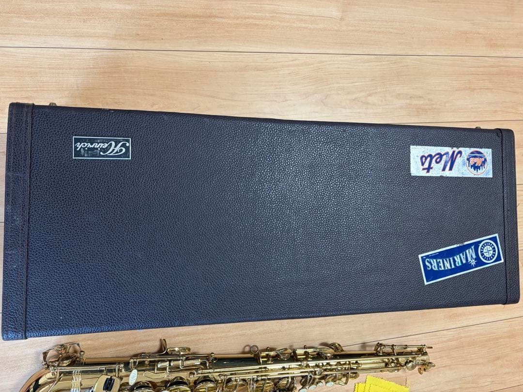 サックス HTN-86彫刻入り　ゴールド　ケース付