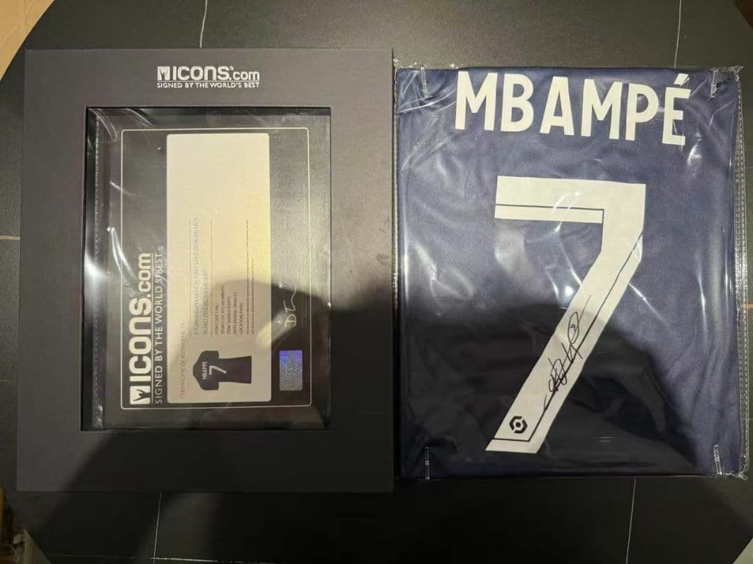 キリアン・エムバペ 直筆サイン入りパリ・サンジェルマン代表ユニフォーム