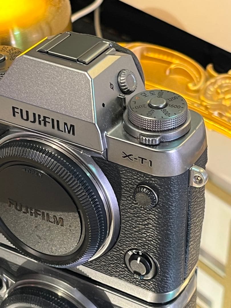 FUJIFILM X-T1 ボディ 美品 動作確認済み 社外充電器付き