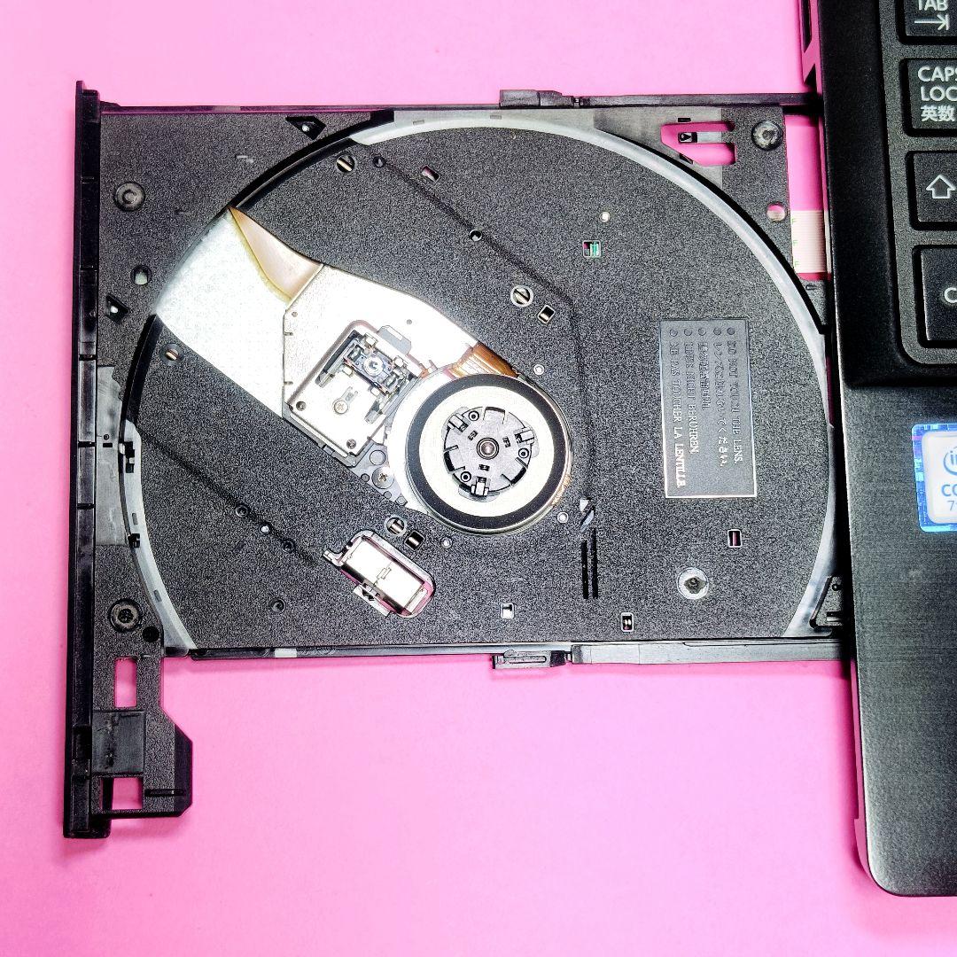 2019年製‼️7世代✨i5✨8GB✨SSD512✨軽量カメラ付きノートパソコン