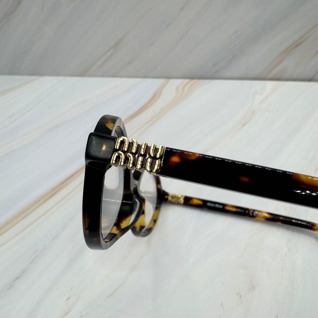 極美品【ミュウミュウ】ウォニョン着用　サングラス　べっこう柄　ケース付