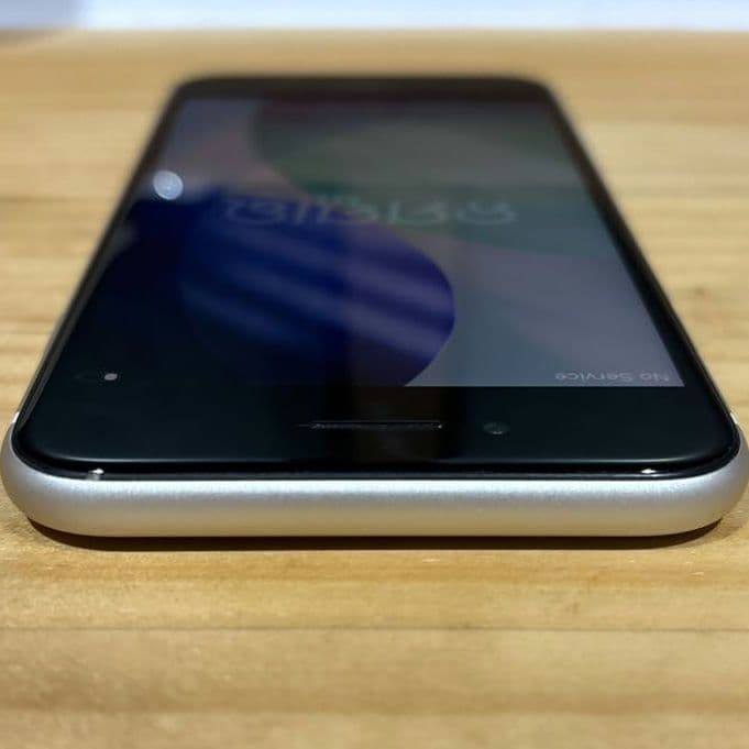 Apple iPhone SE 第3世代 スターライト 100% 本体のみ