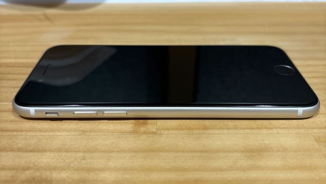 Apple iPhone SE 第3世代 スターライト 100% 本体のみ