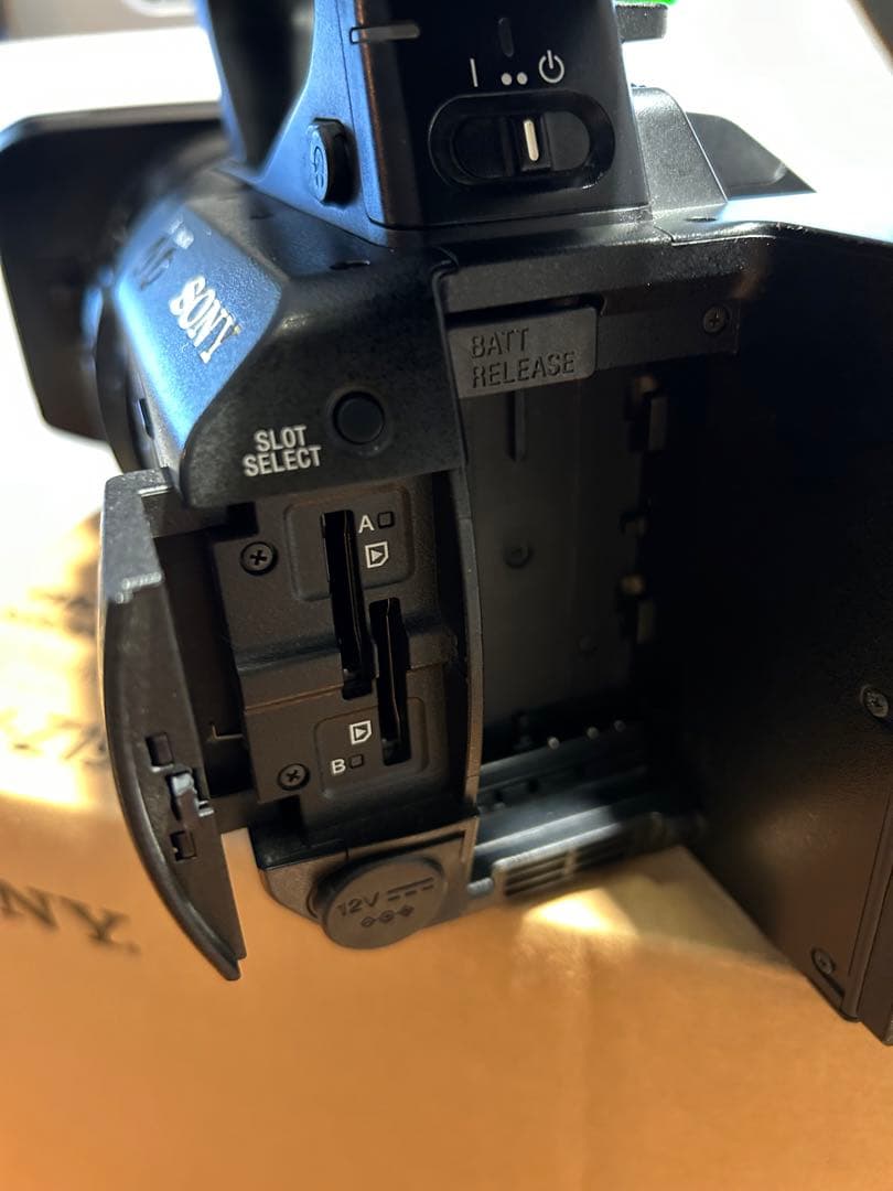 値下げしましたSONY PXW-Z190（充電器、バッテリー1本レインカバー付）