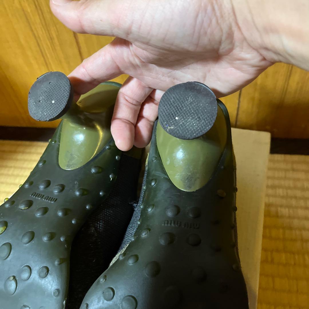 ミュウミュウ　パンプス　25cm カーキ　緑