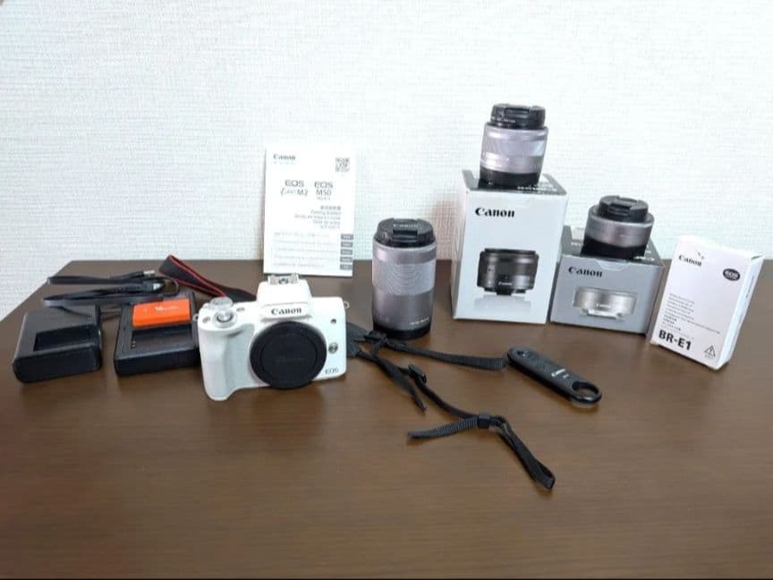 【美品】Canon EOS Kiss M2 ダブルズーム＋22mm単焦点レンズ