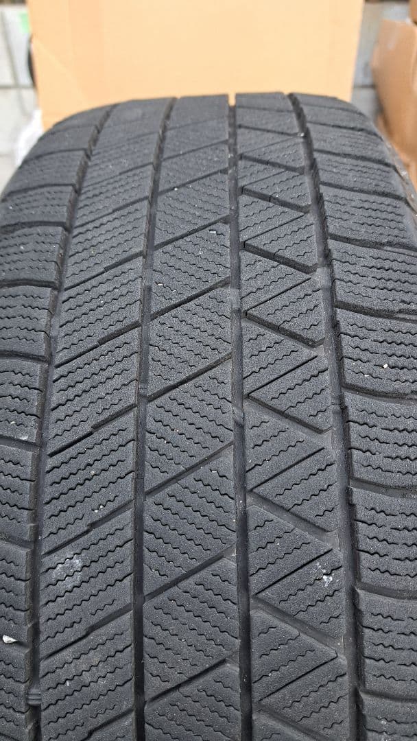 スタッドレス　　BLIZZAK　VRX3　215/45R 18　2023製