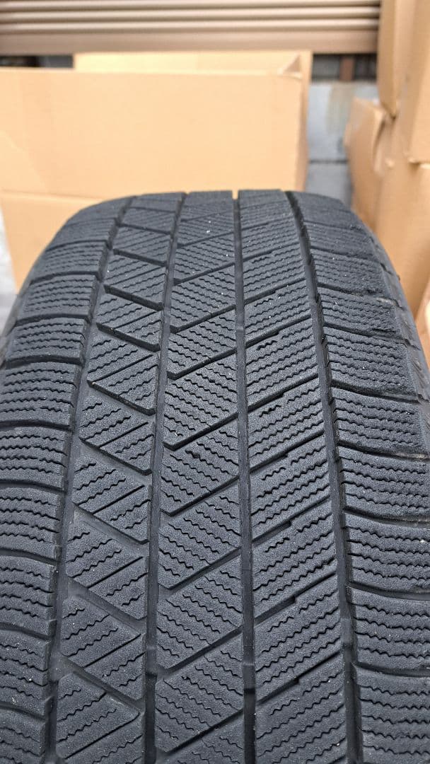 スタッドレス　　BLIZZAK　VRX3　215/45R 18　2023製