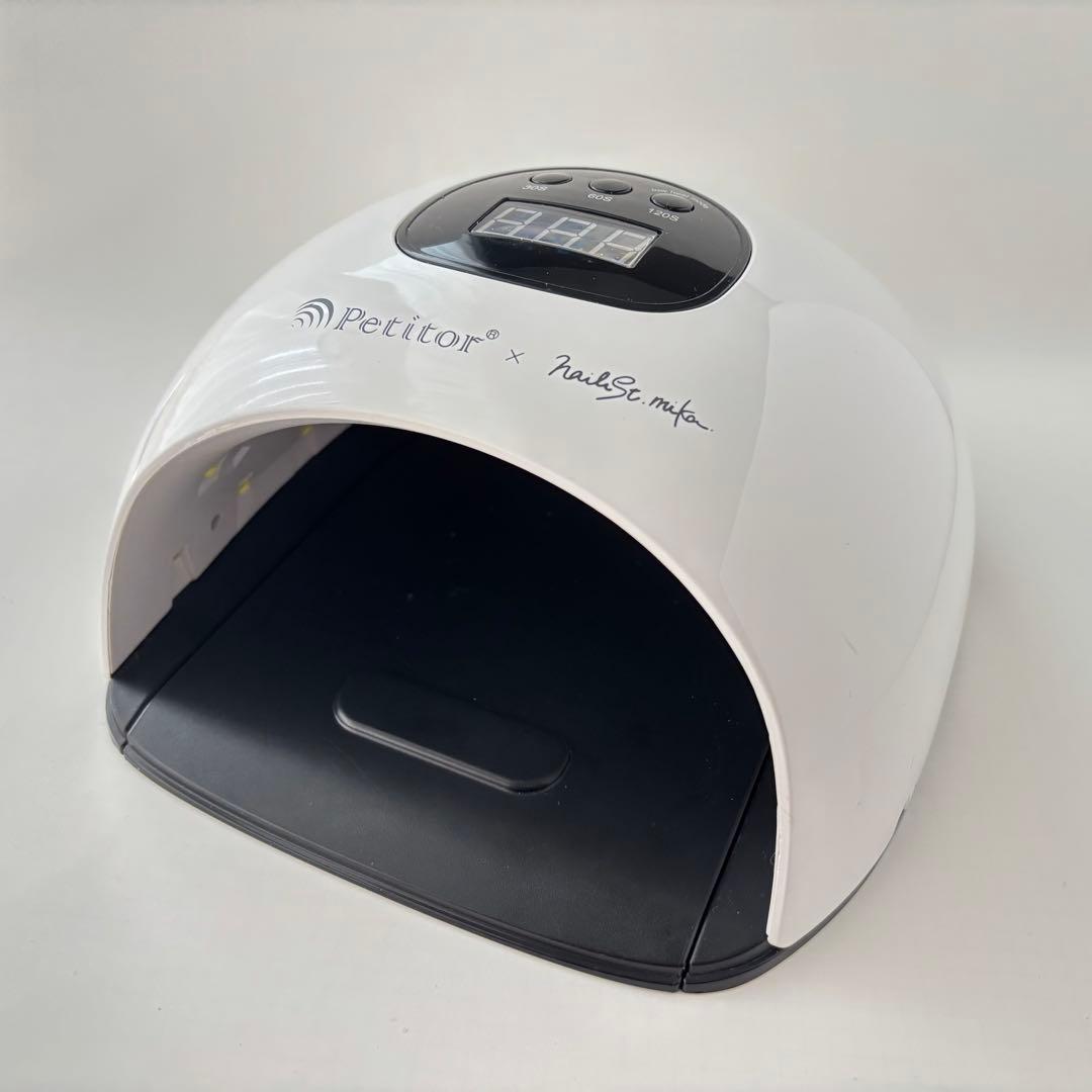 【美品】ジェルネイル用品 まとめ売り ライト付き バラ売り不可