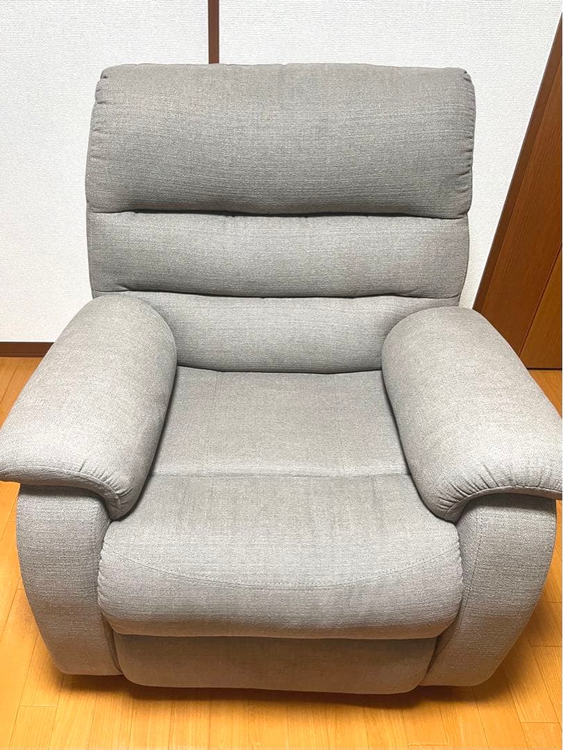ニトリ　電動リクライニングソファ一人用（ファブリック）送料込み