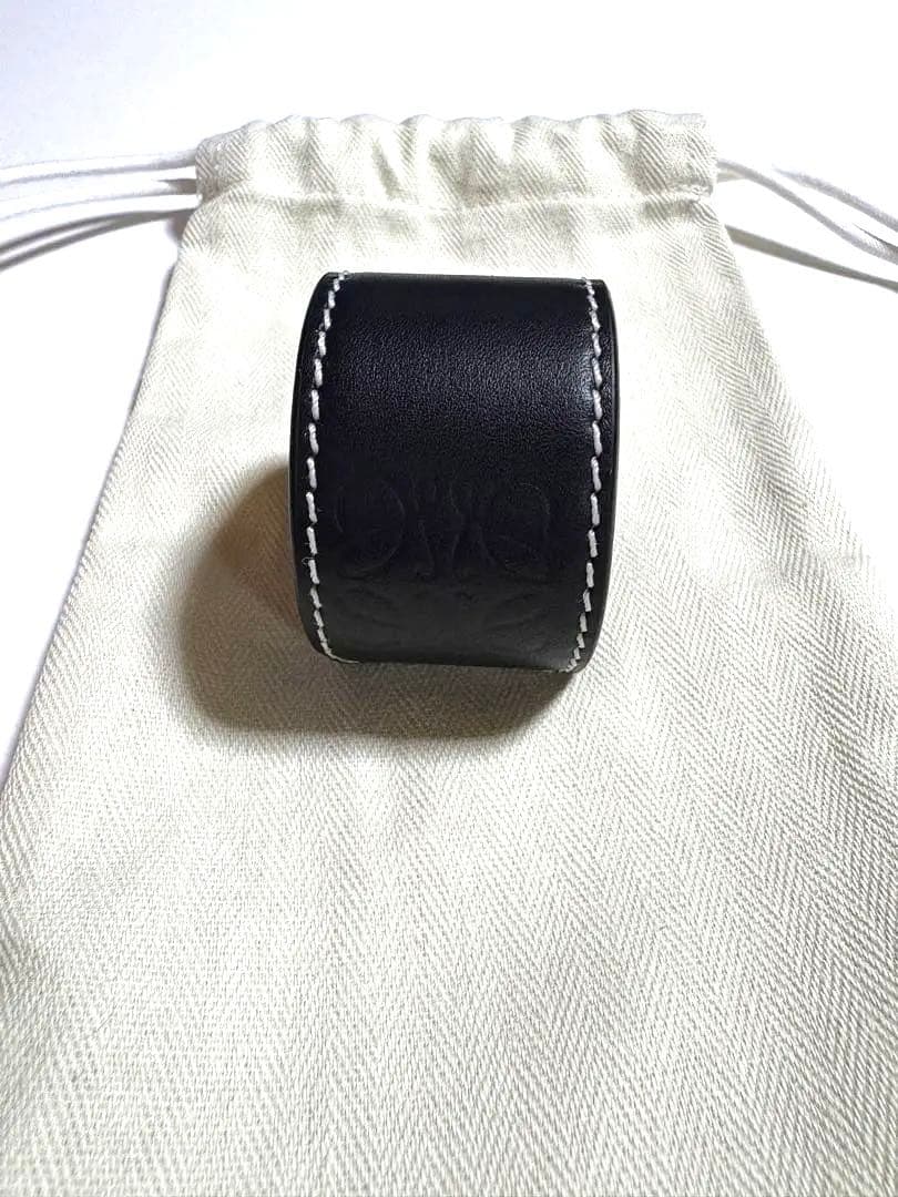 LOEWE レザーバングル　スラップ ブレスレット　ロエベ