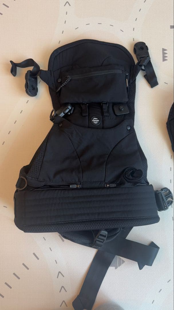 AIRBUGGY エアバギー 抱っこ紐 ブラック 未使用 箱 説明書付