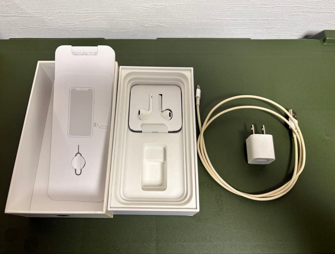 iPhone11 64GB ブラック｜バッテリー最大容量75％｜動作良好