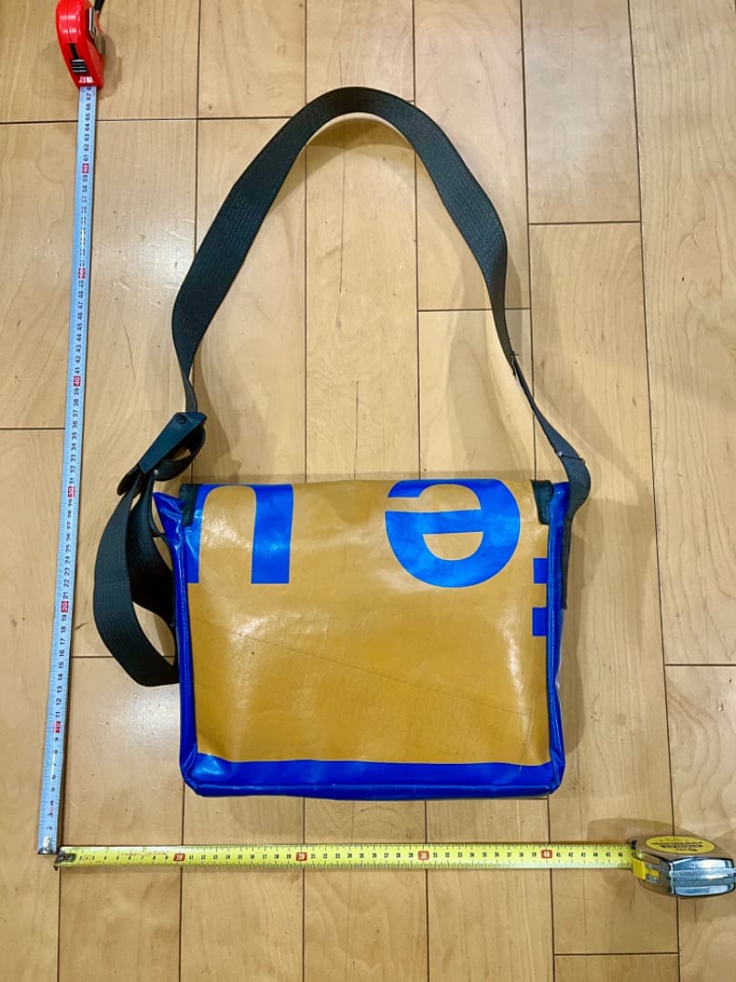 フライターグ　コンパクトメッセンジャーバッグ　F11 LASSIE