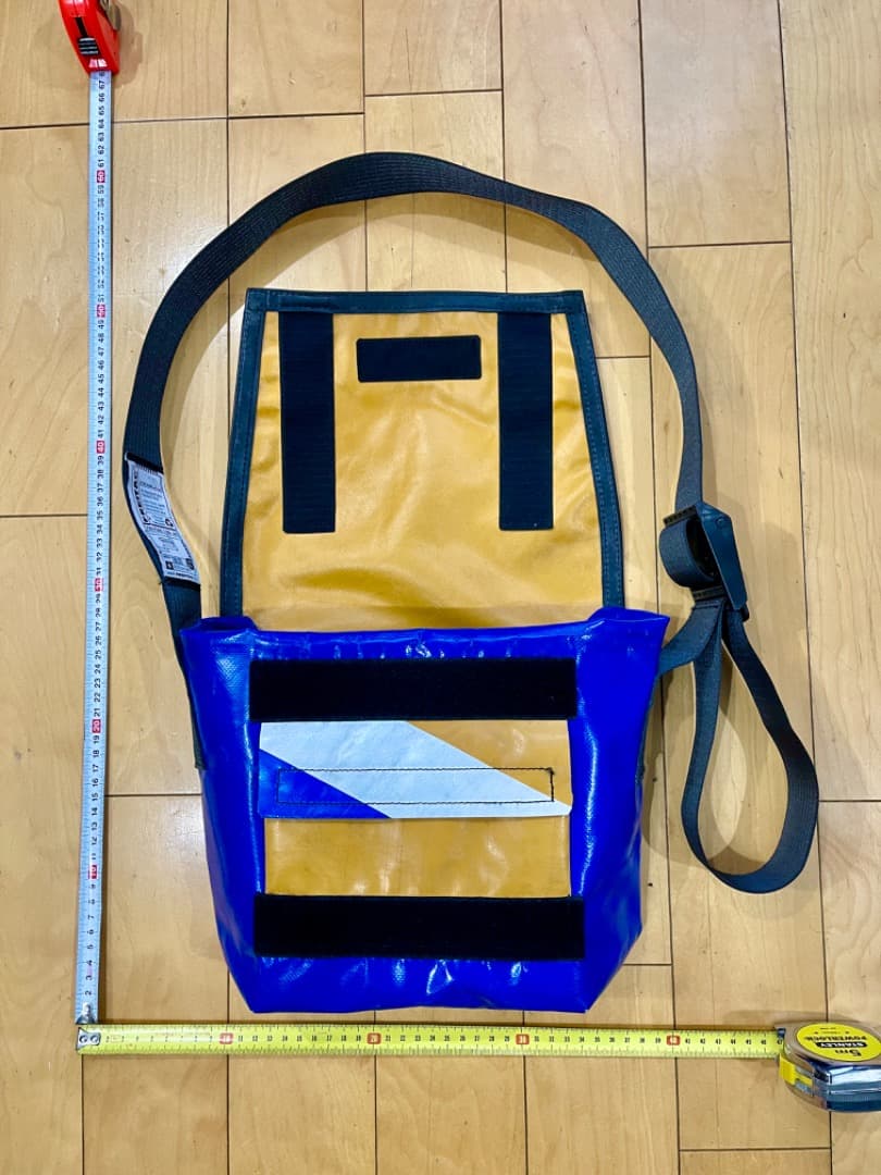 フライターグ　コンパクトメッセンジャーバッグ　F11 LASSIE