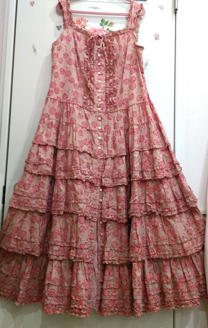 ピンクハウス　チェリー柄　ピコフリル　段々ワンピース　クスミピンク系