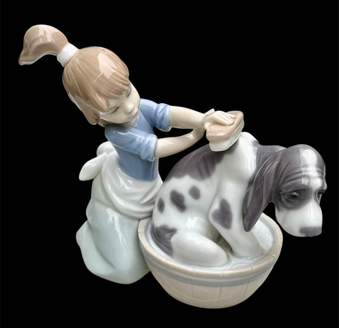 ぷ*に様 内気な入浴犬　＃5455　★リヤドロ　スペイン　ポーセリン　ヴィンテー