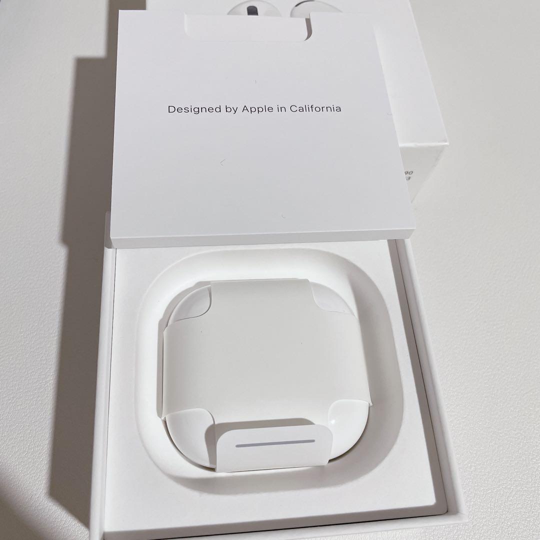 Apple純正 AirPods4（ノイズキャンセリングなし）