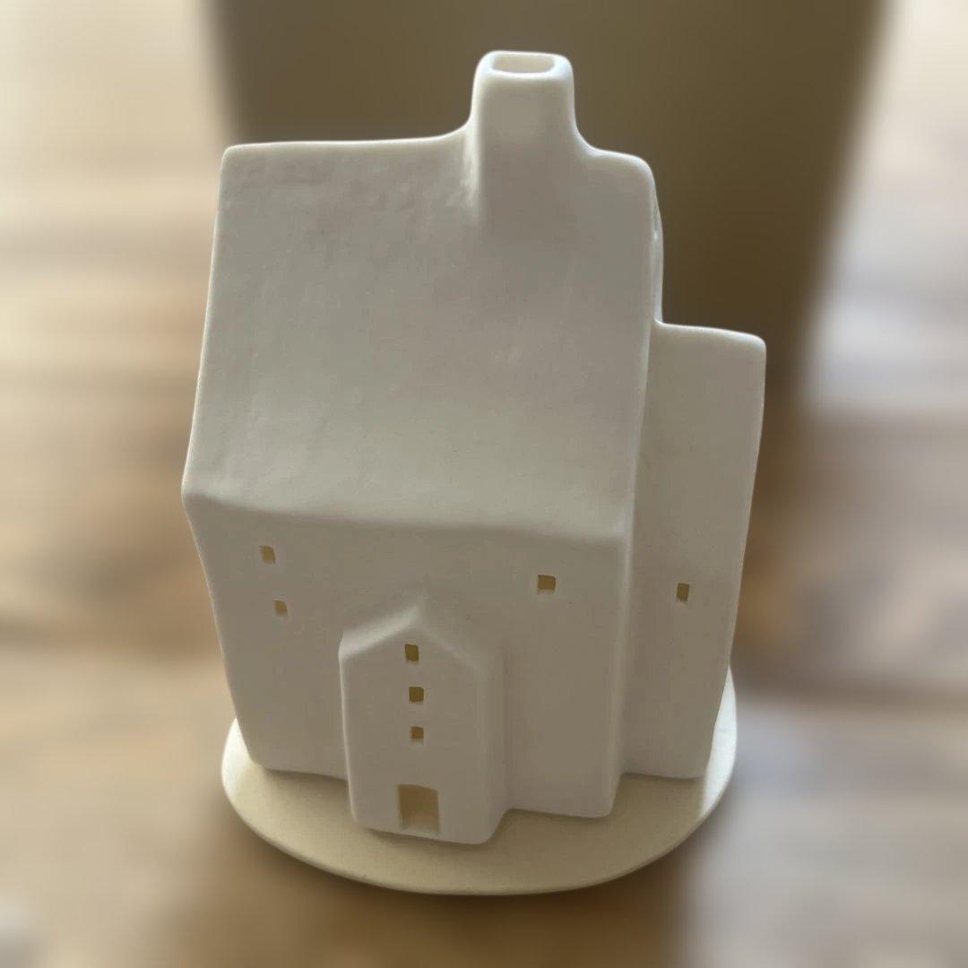 アトリエ ルンド　スモーヒュース 　煙突ひとつの家