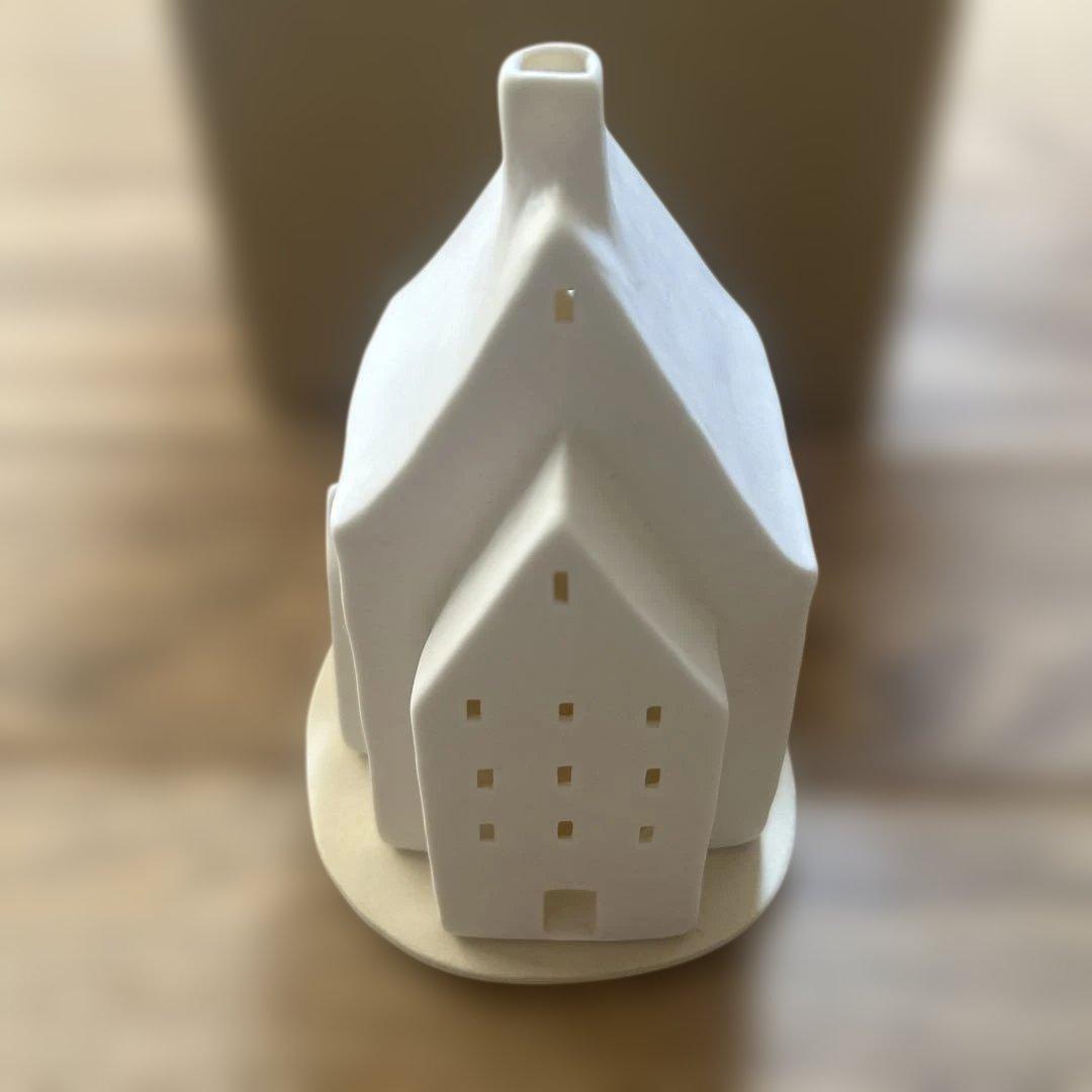 アトリエ ルンド　スモーヒュース 　煙突ひとつの家