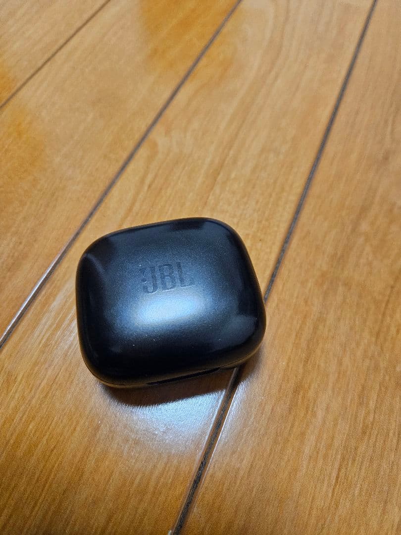 イヤホン JBL LIVE FREE 2