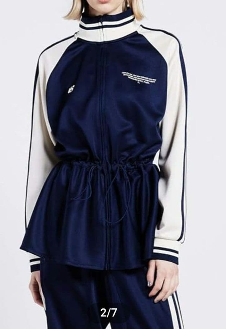 ESSENTIAL ウエストギャザージャケット